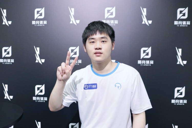 迫使多特蒙 迫使多特蒙