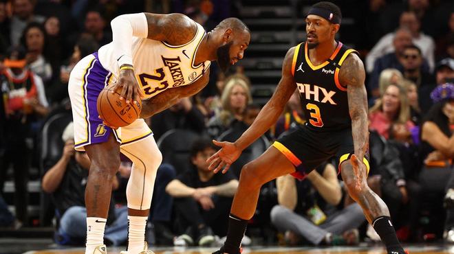 他在场上对 他在场上对