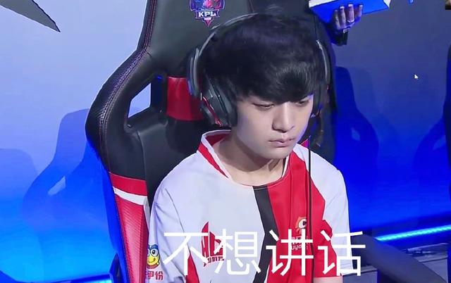 的背景下